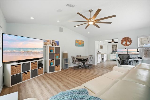 921 DEVILLE DRIVE E, Largo, FL 33771