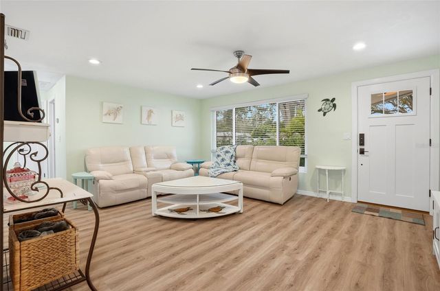 921 DEVILLE DRIVE E, Largo, FL 33771