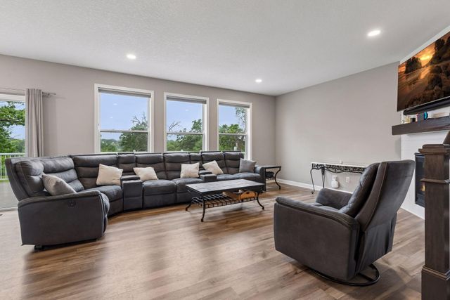 12919 Amiens Circle, Rosemount, MN 55068