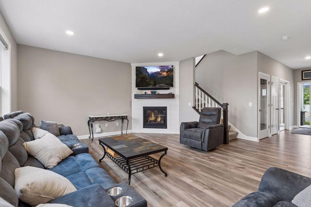 12919 Amiens Circle, Rosemount, MN 55068