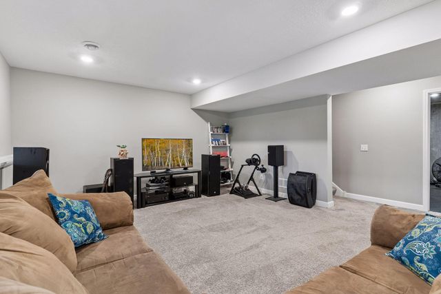12919 Amiens Circle, Rosemount, MN 55068
