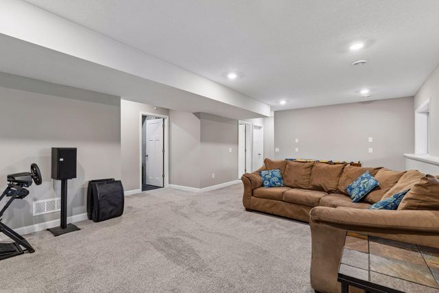 12919 Amiens Circle, Rosemount, MN 55068