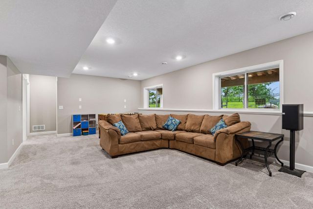 12919 Amiens Circle, Rosemount, MN 55068