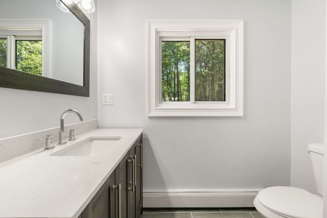 4 Castle Hill Rd, Windham, NH 03087