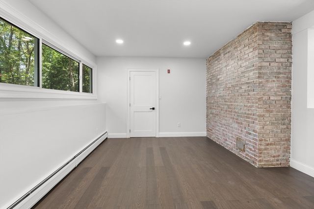 4 Castle Hill Rd, Windham, NH 03087