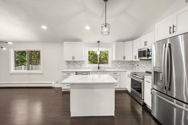 4 Castle Hill Rd, Windham, NH 03087