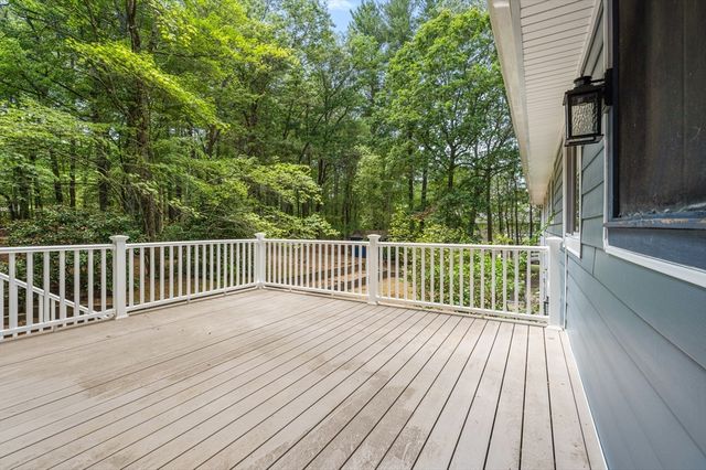 4 Castle Hill Rd, Windham, NH 03087