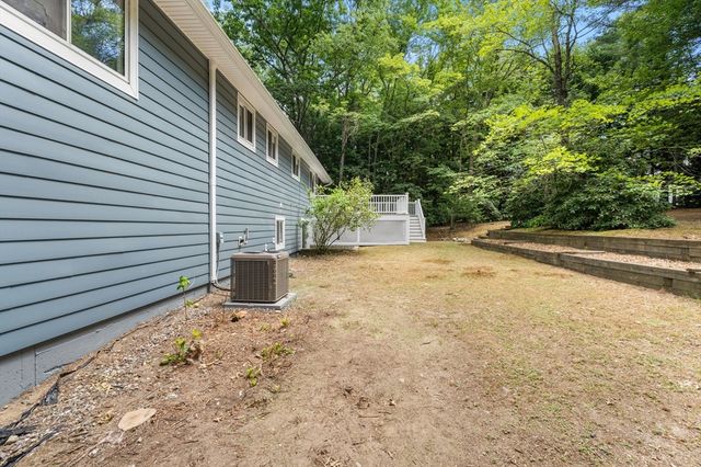 4 Castle Hill Rd, Windham, NH 03087