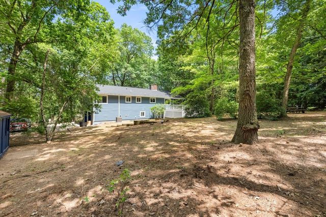 4 Castle Hill Rd, Windham, NH 03087