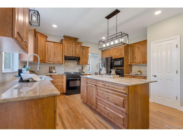 2698 Trailridge Dr W, Lafayette, CO 80026