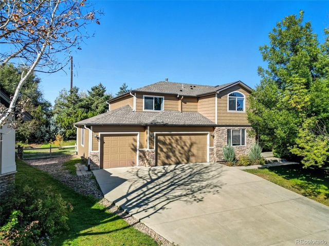 2698 Trailridge Dr W, Lafayette, CO 80026