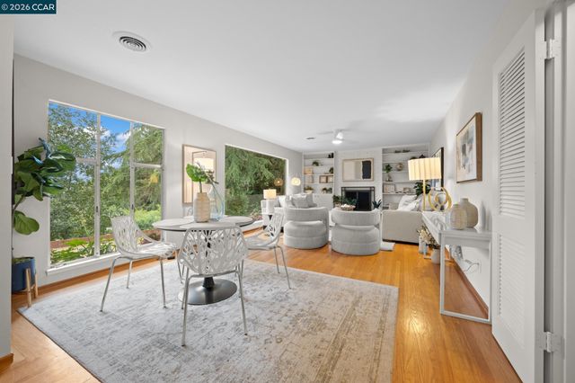 6 Lucille Way, Orinda, CA 94563