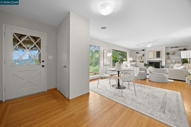 6 Lucille Way, Orinda, CA 94563