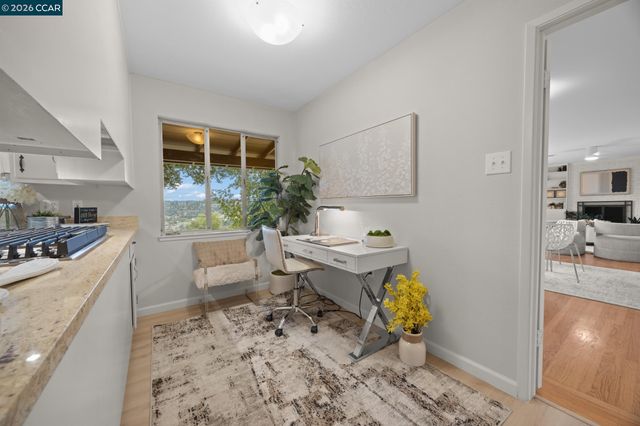 6 Lucille Way, Orinda, CA 94563