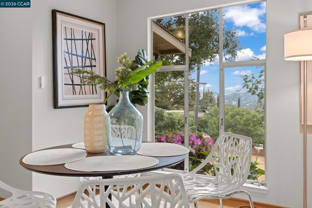 6 Lucille Way, Orinda, CA 94563