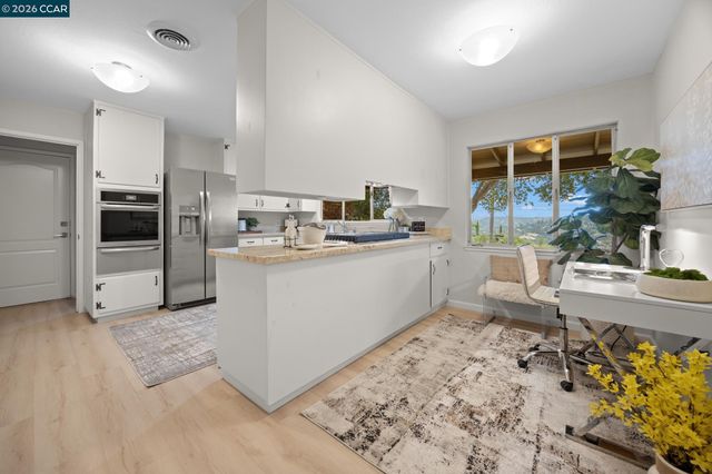 6 Lucille Way, Orinda, CA 94563