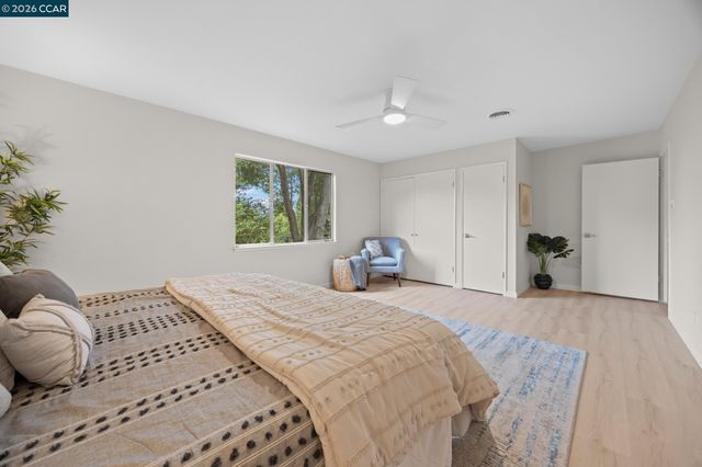 6 Lucille Way, Orinda, CA 94563