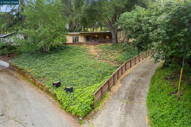 6 Lucille Way, Orinda, CA 94563