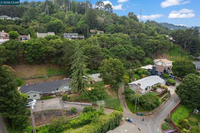 6 Lucille Way, Orinda, CA 94563