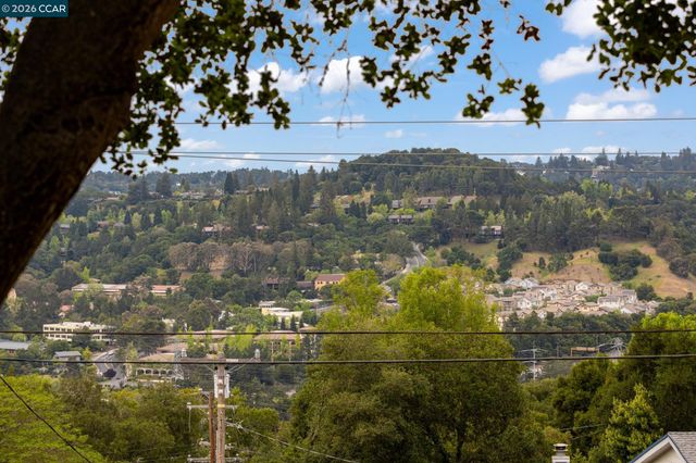 6 Lucille Way, Orinda, CA 94563