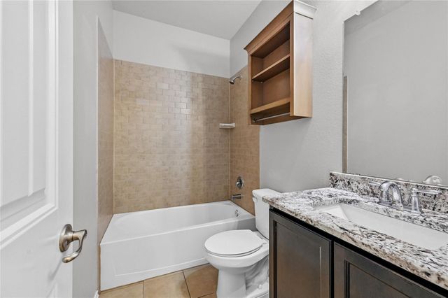 1512 Greenbrier Drive, Van Alstyne, TX 75495