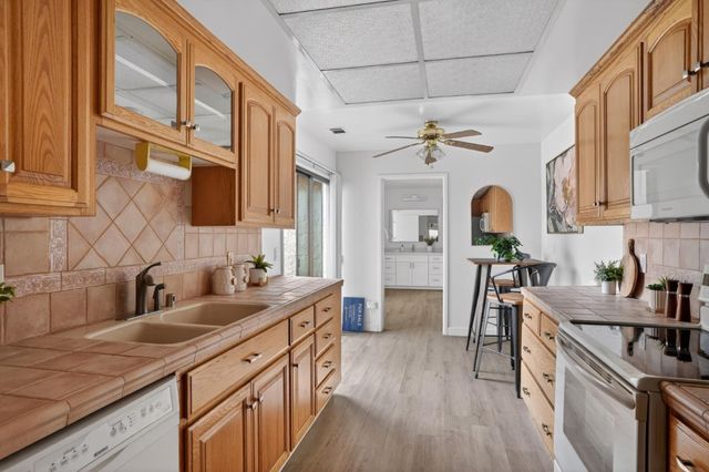 6041 Montgomery Bend, San Jose, CA 95135