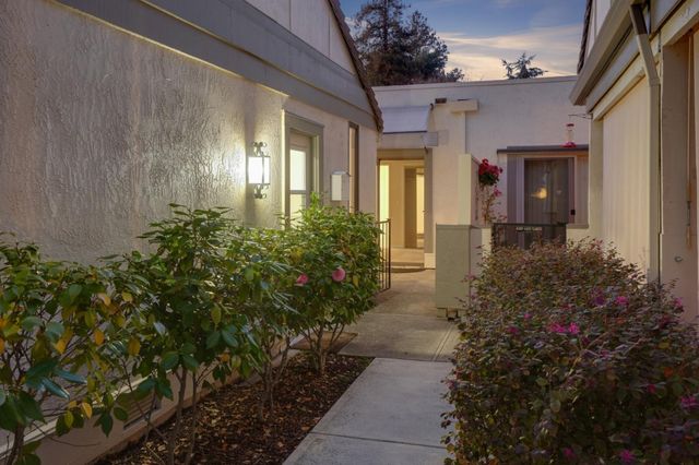 6041 Montgomery Bend, San Jose, CA 95135