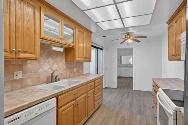 6041 Montgomery Bend, San Jose, CA 95135