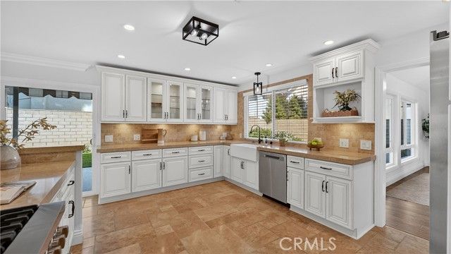 20261 Lighthouse, Huntington Beach, CA 92646