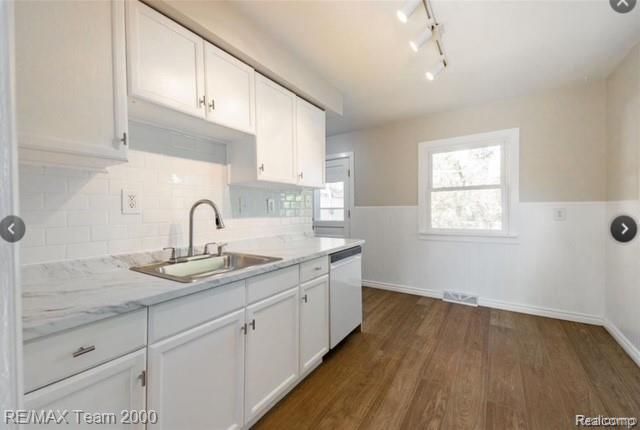 24754 Annapolis Street, Dearborn Heights, MI 48125