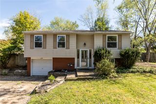 129 Skyline Dr, Plum Boro, PA 15239