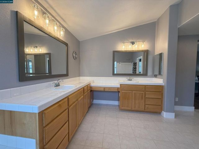 895 895 Boltzen Ct, Brentwood, CA 94513