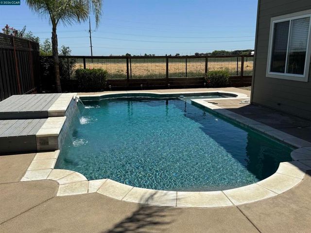 895 895 Boltzen Ct, Brentwood, CA 94513