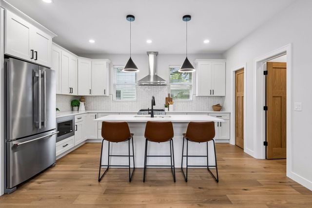 3925 40th Avenue S, Minneapolis, MN 55406