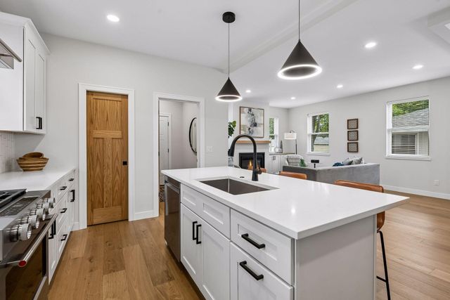 3925 40th Avenue S, Minneapolis, MN 55406