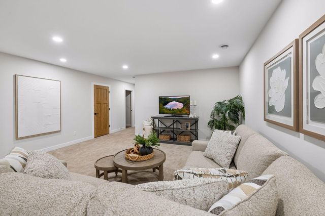 3925 40th Avenue S, Minneapolis, MN 55406
