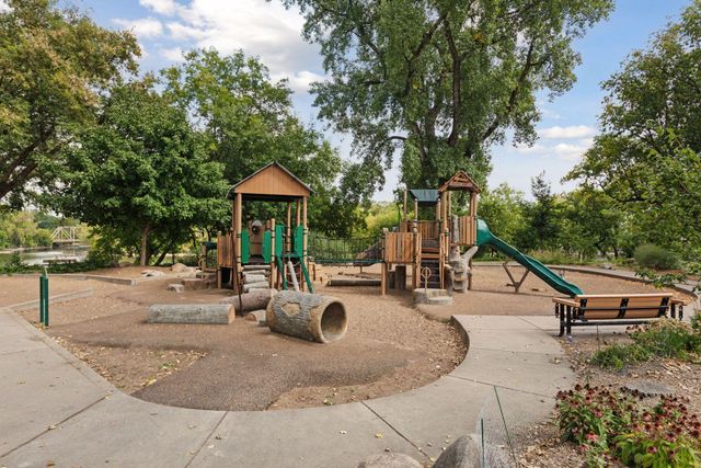 3925 40th Avenue S, Minneapolis, MN 55406