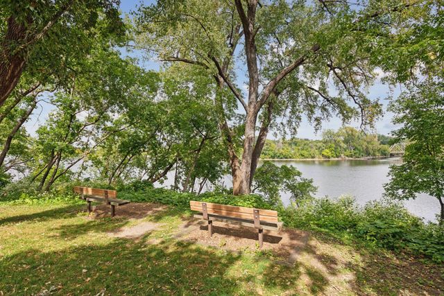 3925 40th Avenue S, Minneapolis, MN 55406