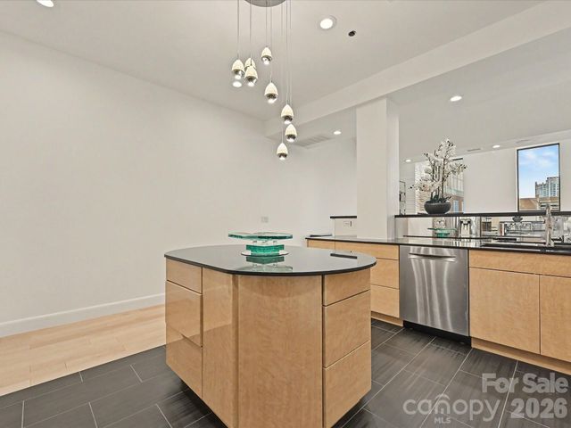 127 N Tryon Street 509.510, Charlotte, NC 28202