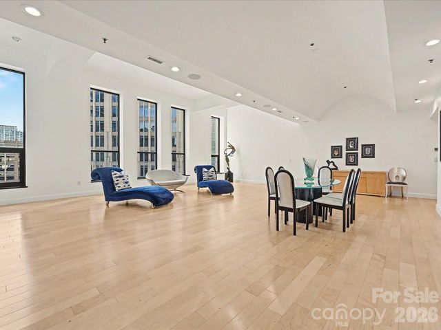 127 N Tryon Street 509.510, Charlotte, NC 28202
