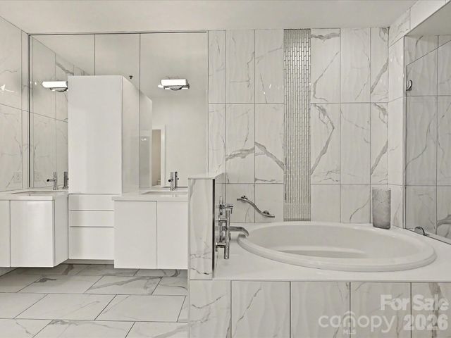 127 N Tryon Street 509.510, Charlotte, NC 28202