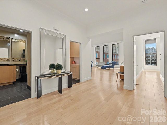 127 N Tryon Street 509.510, Charlotte, NC 28202