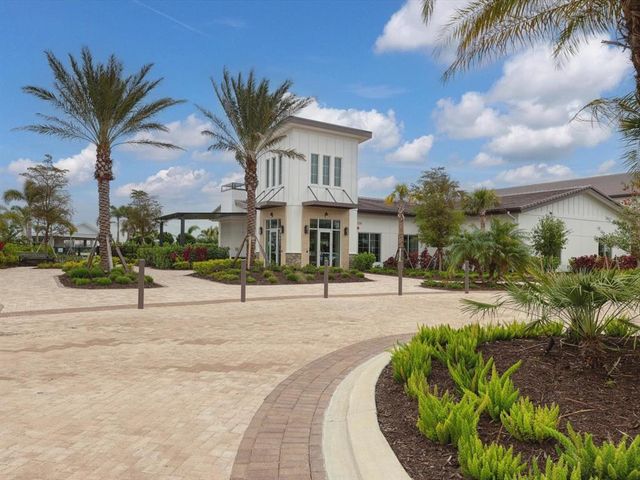 3206 HILLTOP CIRCLE, Bradenton, FL 34211