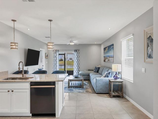 3206 HILLTOP CIRCLE, Bradenton, FL 34211