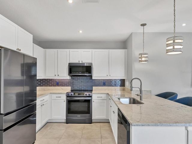 3206 HILLTOP CIRCLE, Bradenton, FL 34211