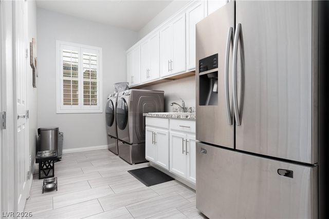 10320 Mystic Ledge Court, Las Vegas, NV 89149