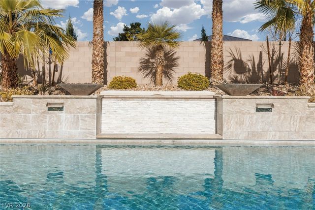 10320 Mystic Ledge Court, Las Vegas, NV 89149