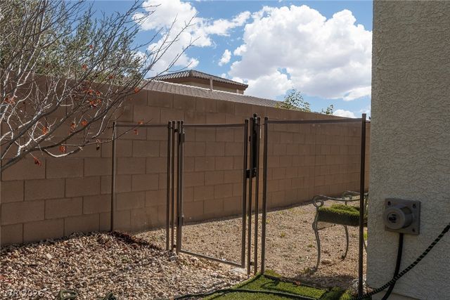 10320 Mystic Ledge Court, Las Vegas, NV 89149