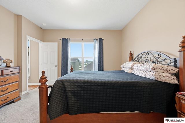 17710 Ogden Street, Omaha, NE 68116