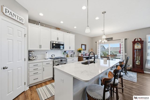 17710 Ogden Street, Omaha, NE 68116